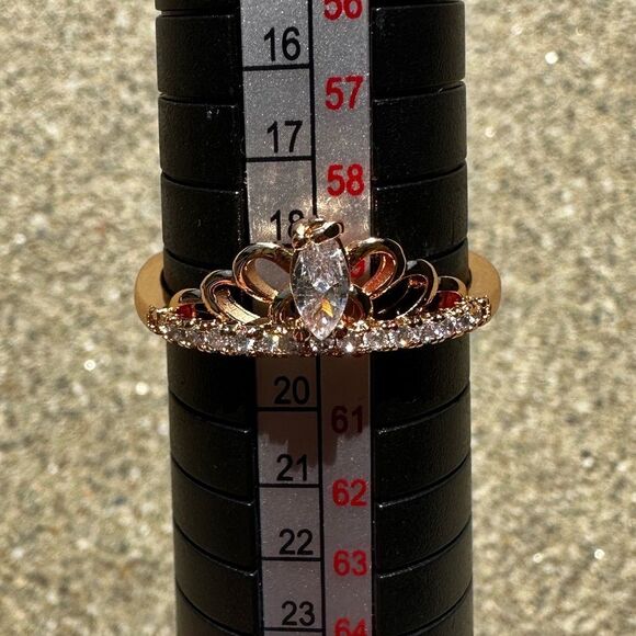 NEW Elegant Rose Gold Plated Dainty Tiara Crown Ring w/ Clear CZ Stones Size 9 - Picture 5 of 12